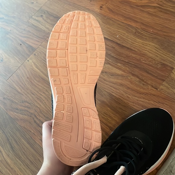 nike running shoes - Picture 4 of 5